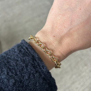 SOLD Vintage Classic Round Link Charm Bracelet