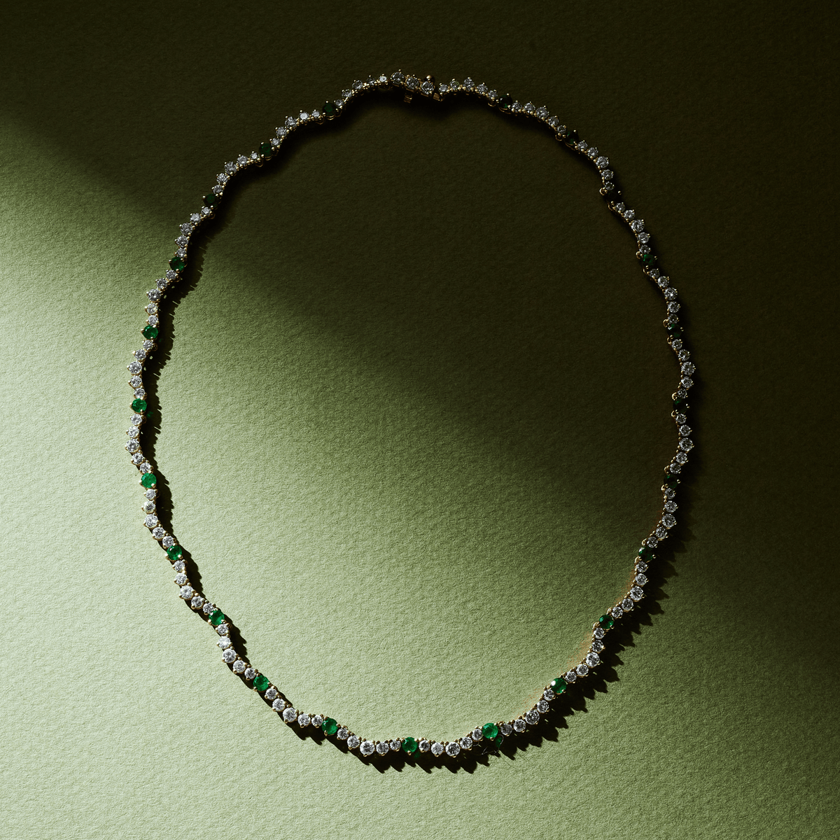 14k solid gold Scalloped Tennis Necklace in a scalloped diamond link
