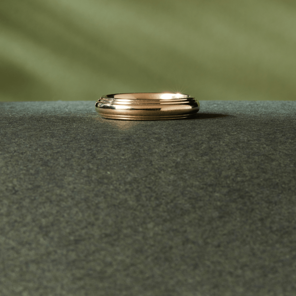 14k solid gold engravable Column Ring with a fluted column profile