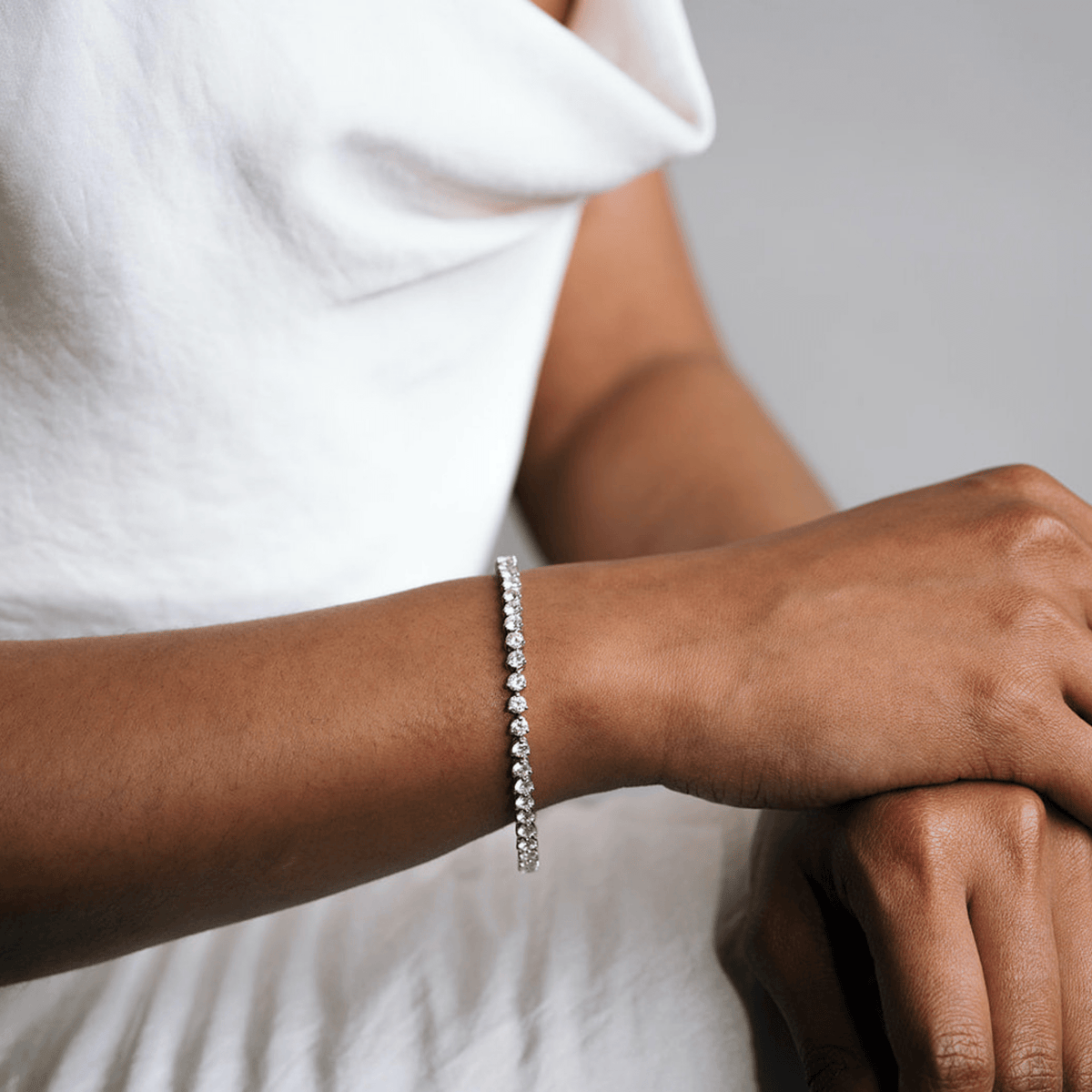 Vintage White Gold Three Prong Diamond Tennis Bracelet