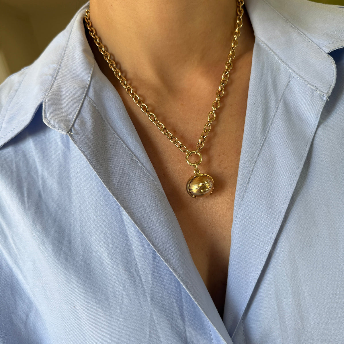 Vintage Orb 4 Picture Locket