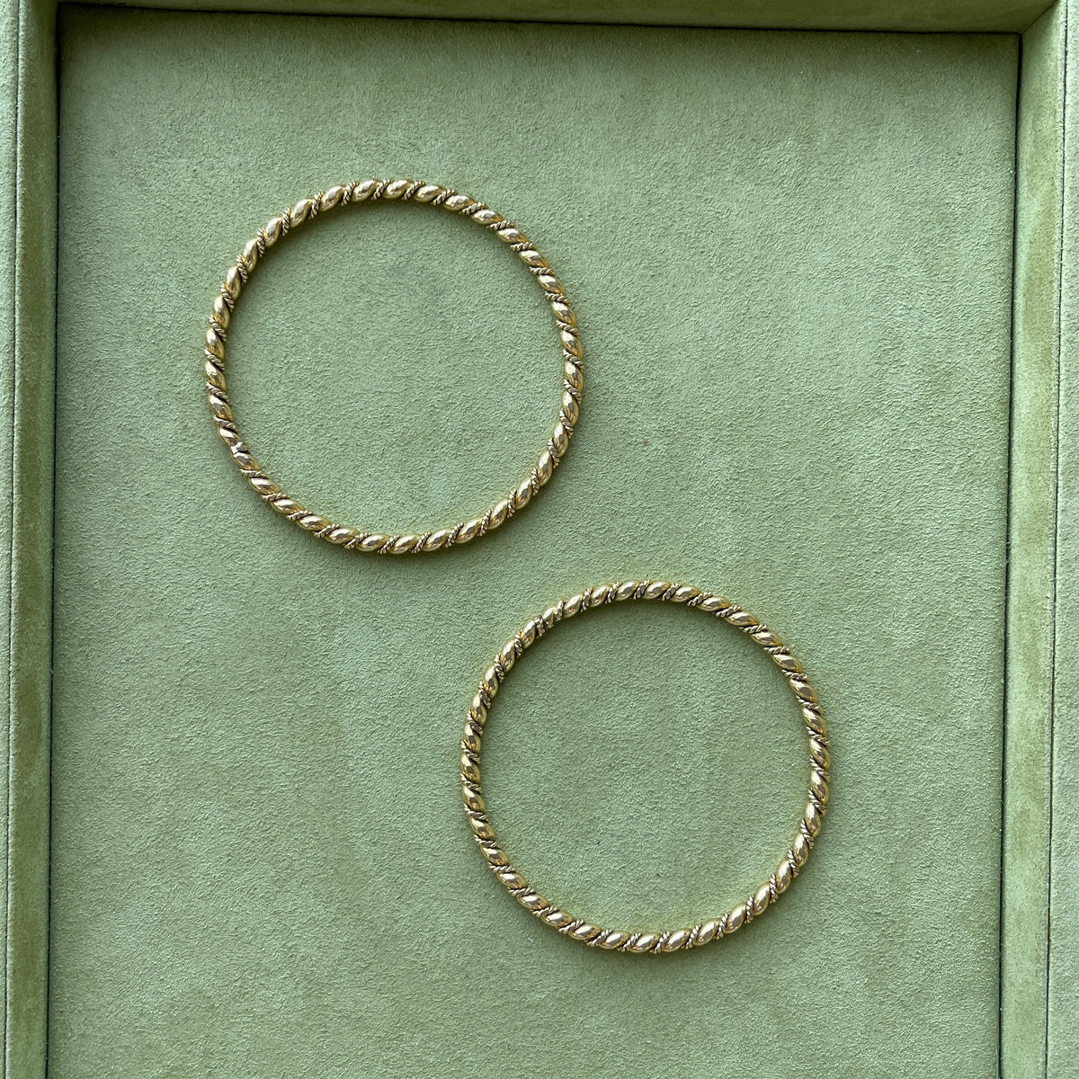 Vintage 18k Gold Twisted Bangles