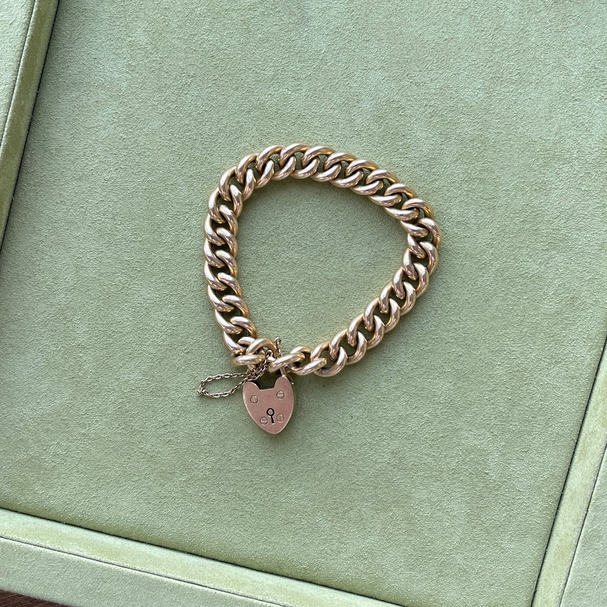 Vintage 15k Curb Link Heart Clasp Bracelet w/ Safety Chain