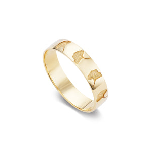 14k gold ring with Ginkgo leaf imprints across the band