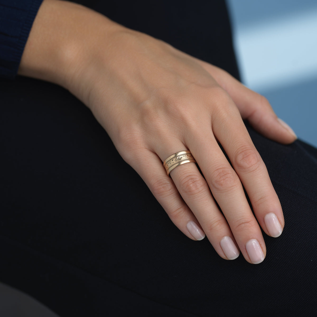 Vintage Etched Leaves Ring