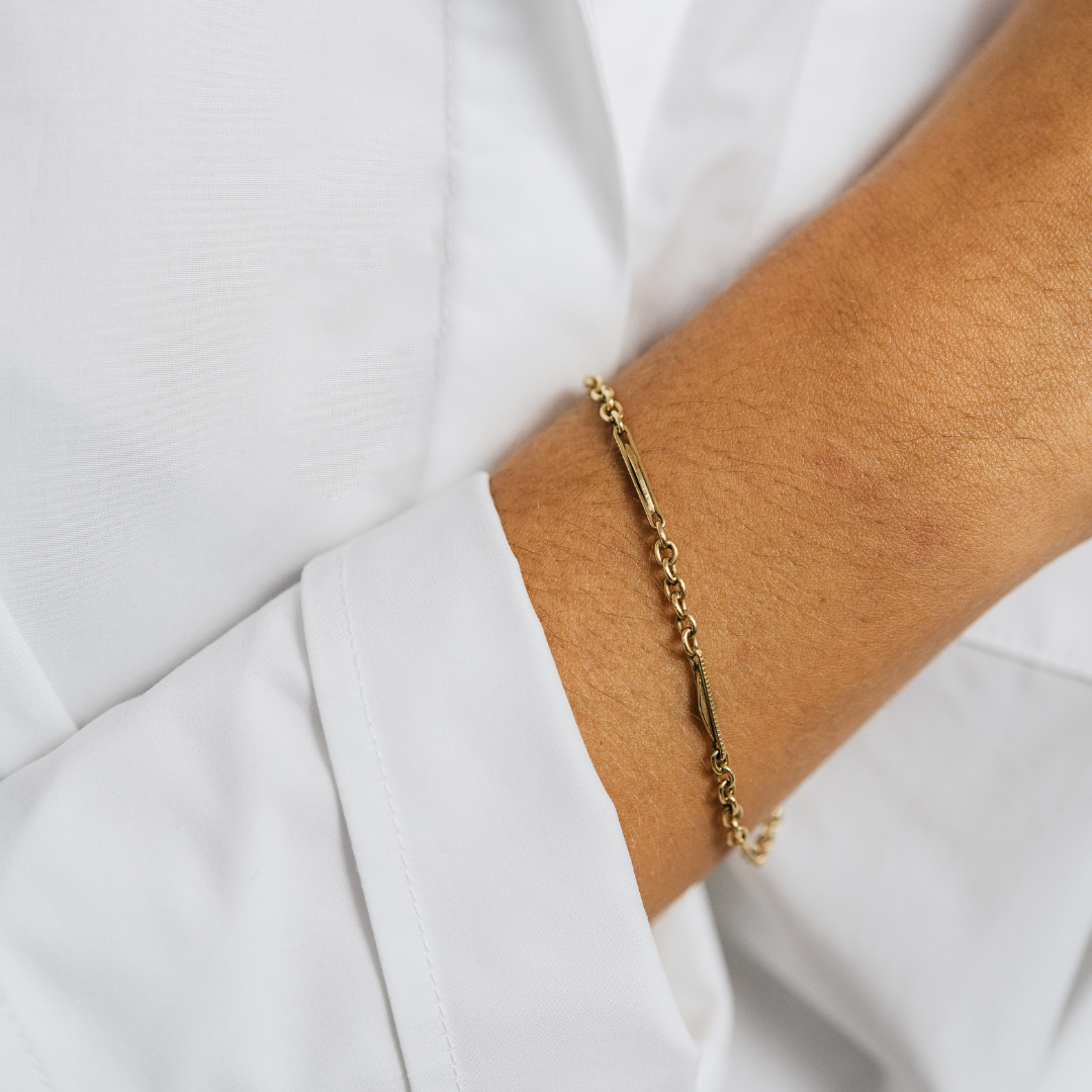 SOLD Vintage Alternating Chain Style Bracelet