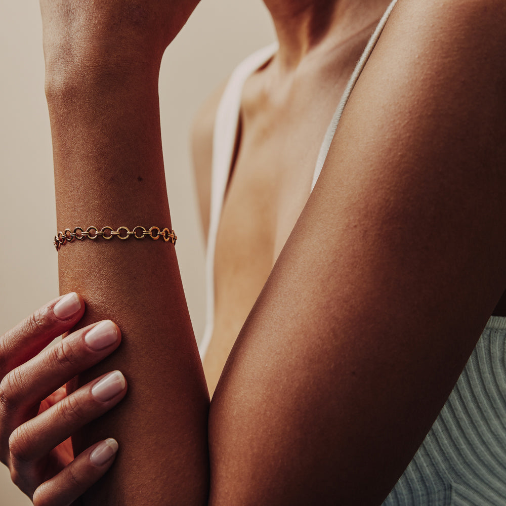 Vintage 18K Round Link Bracelet by Fewer Finer