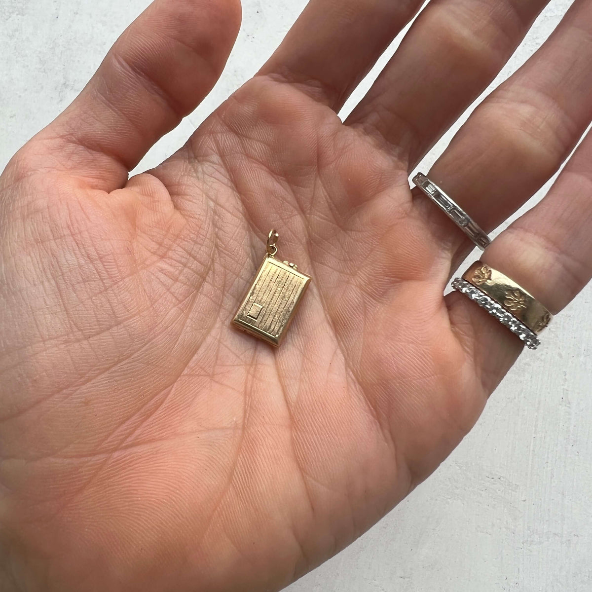 14k gold Vintage Cigarette Case Charm