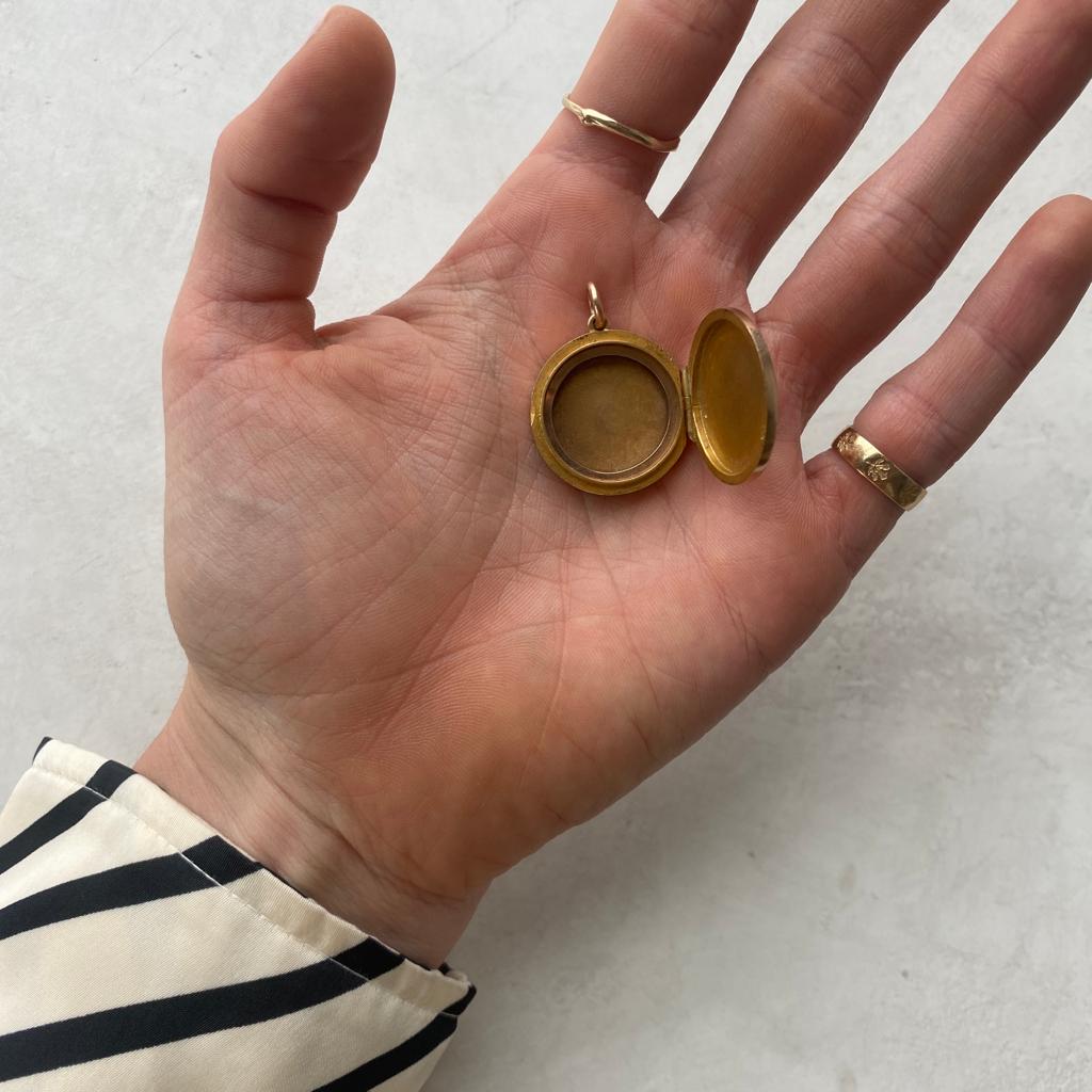 Vintage English "Things" Locket for photographs