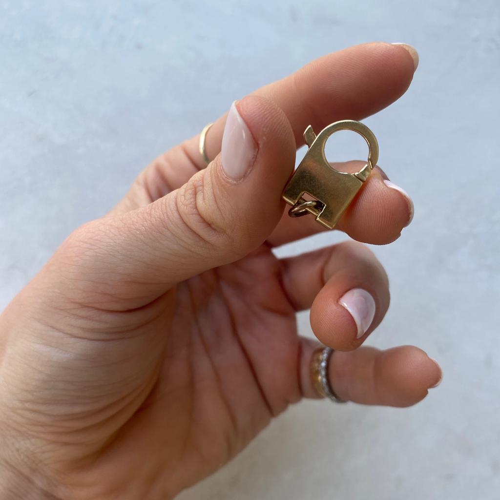 Vintage Boxy Charm Clip for Women