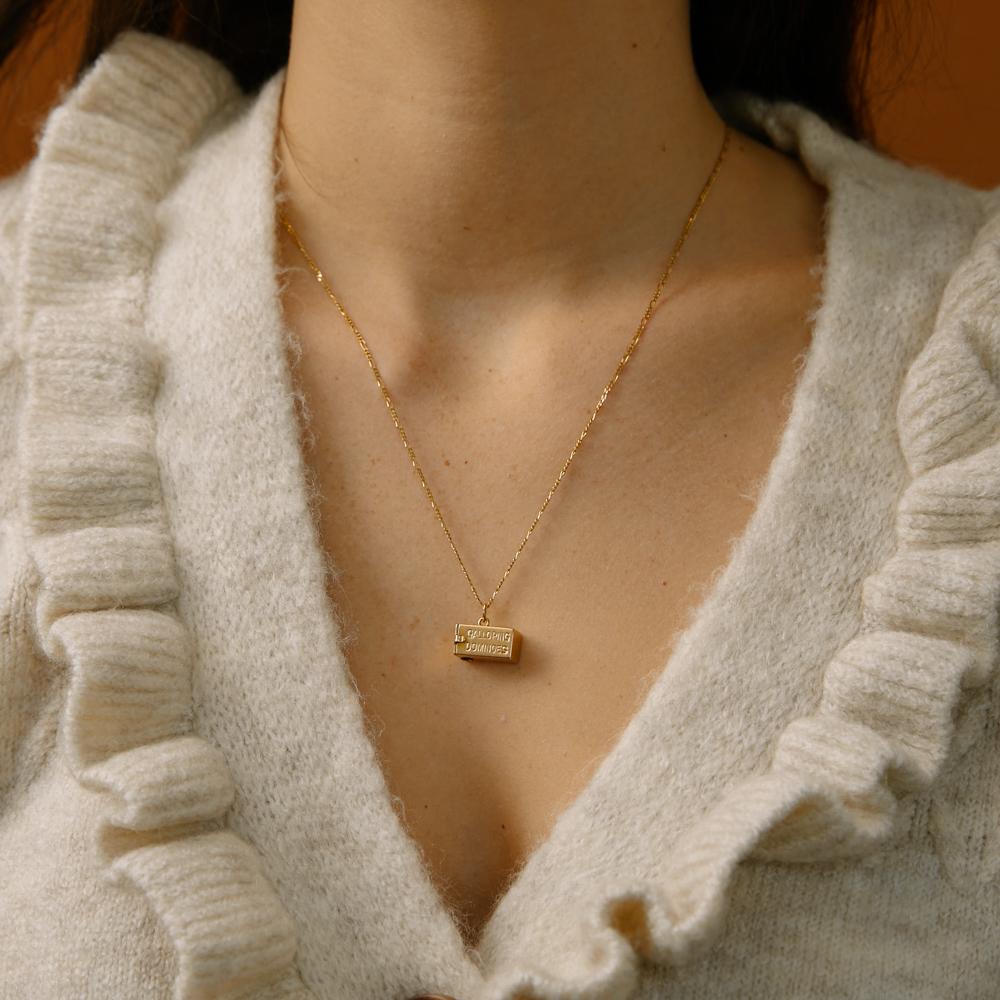 Vintage "Galloping Dominoes" Dice Charm for Women