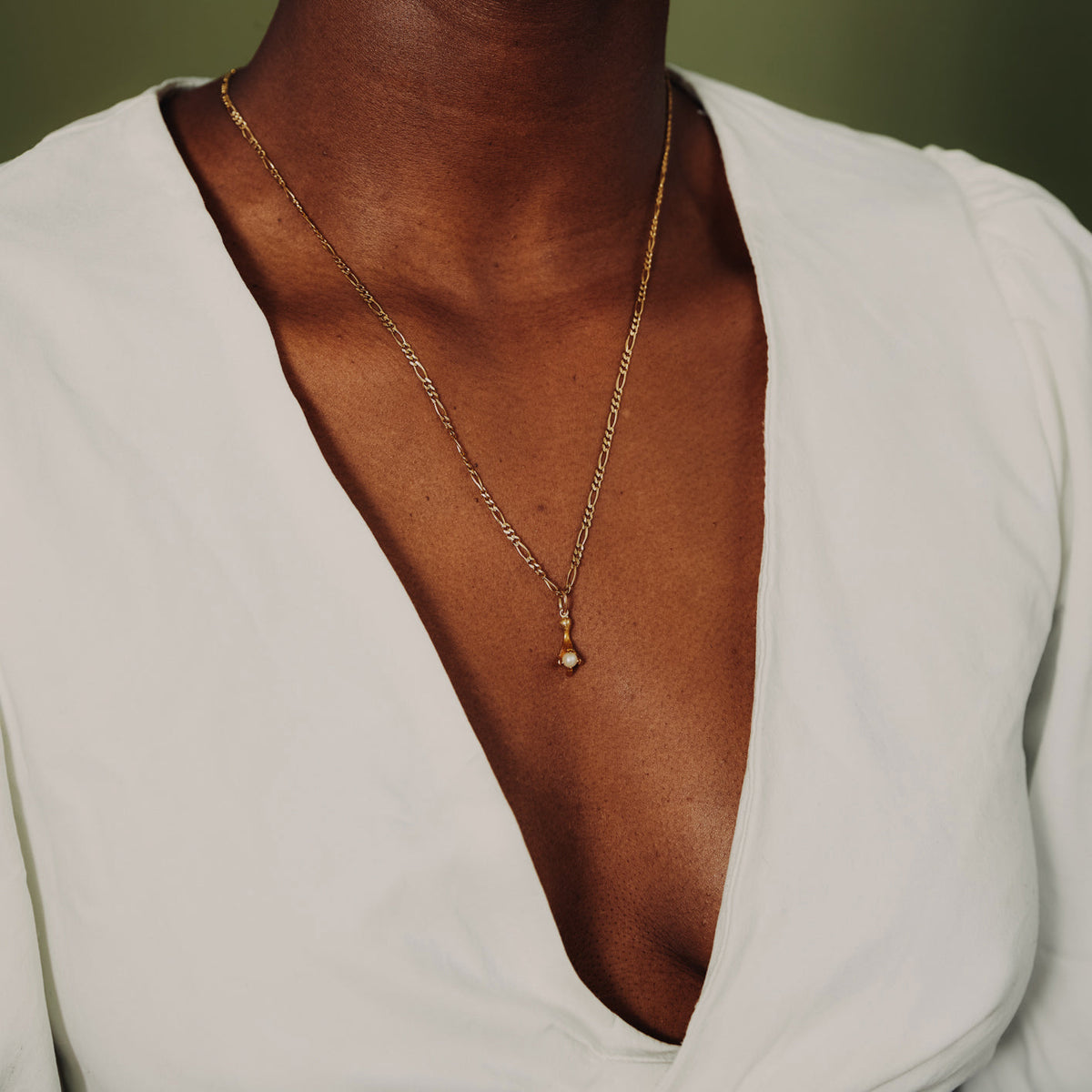 Vintage Claw with Pearl Charm for Women