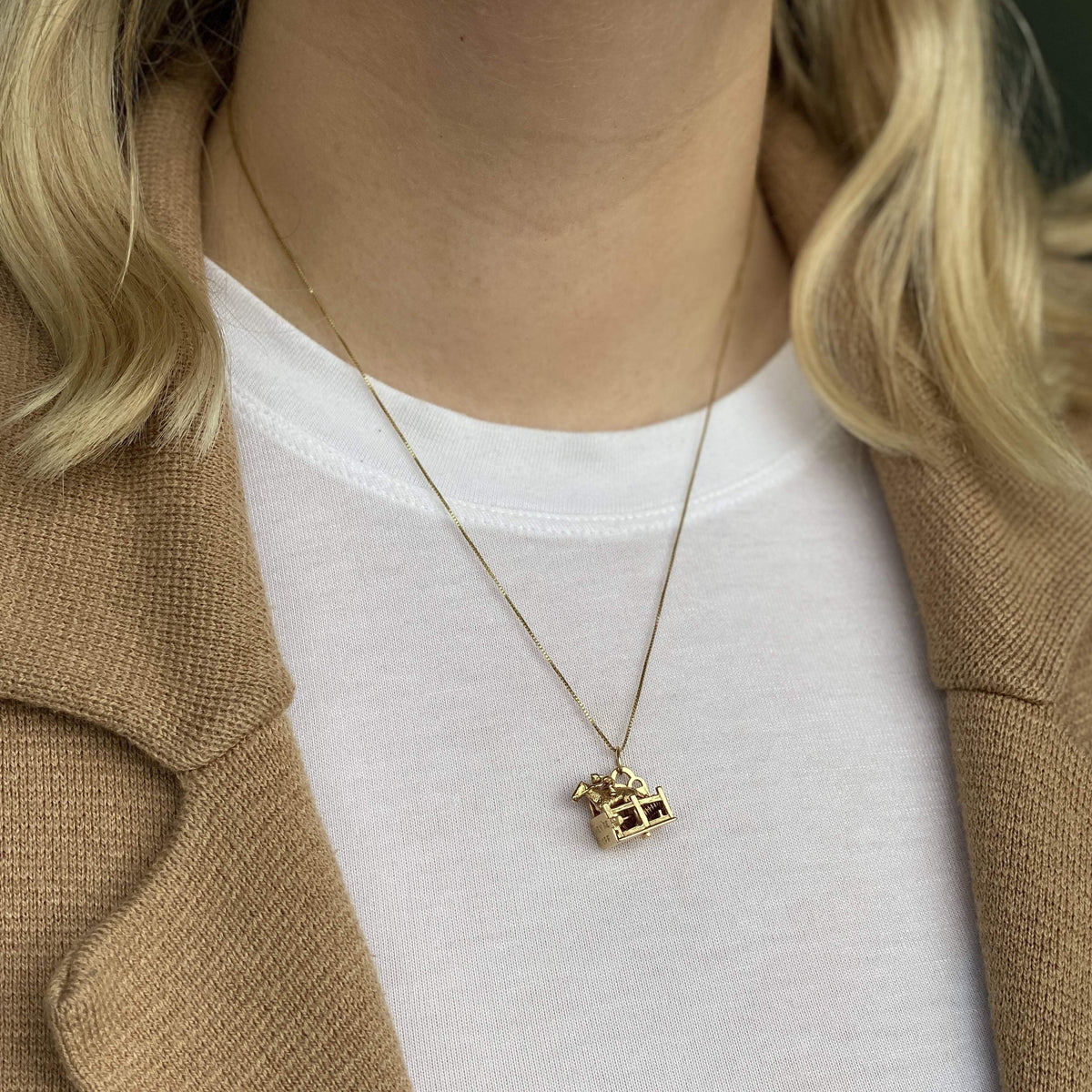 Vintage "They're Off" Race Horse Charm
