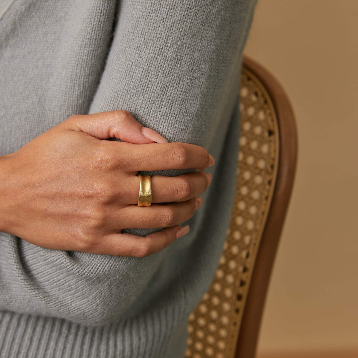 Vintage Wavy Ring for Women