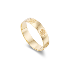 14k gold ring with fig leaf imprints across the band